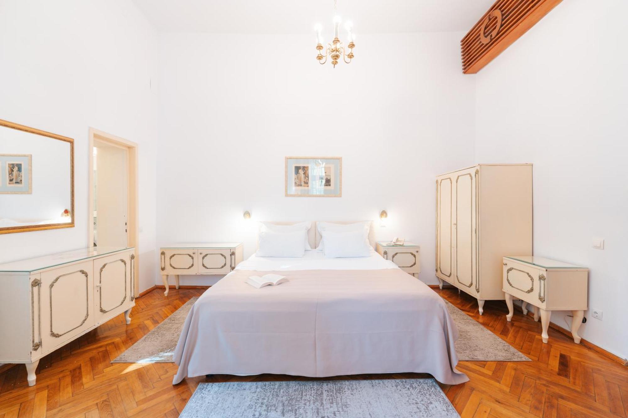 Camelia Hotel
