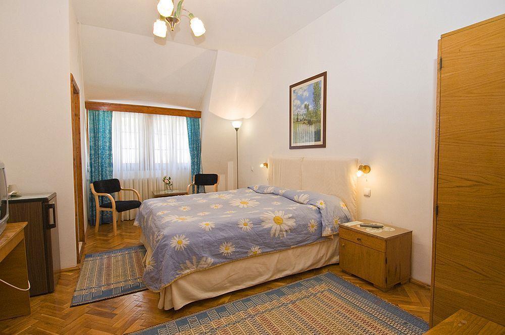 Camelia Hotel 3*