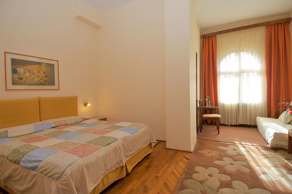 Camelia Hotel 3*