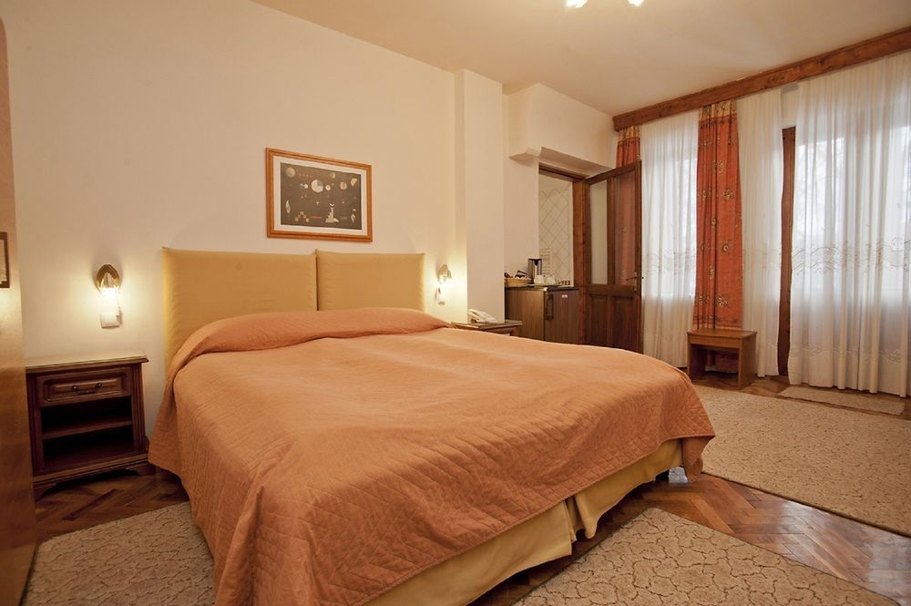 Hotel Camelia 3*